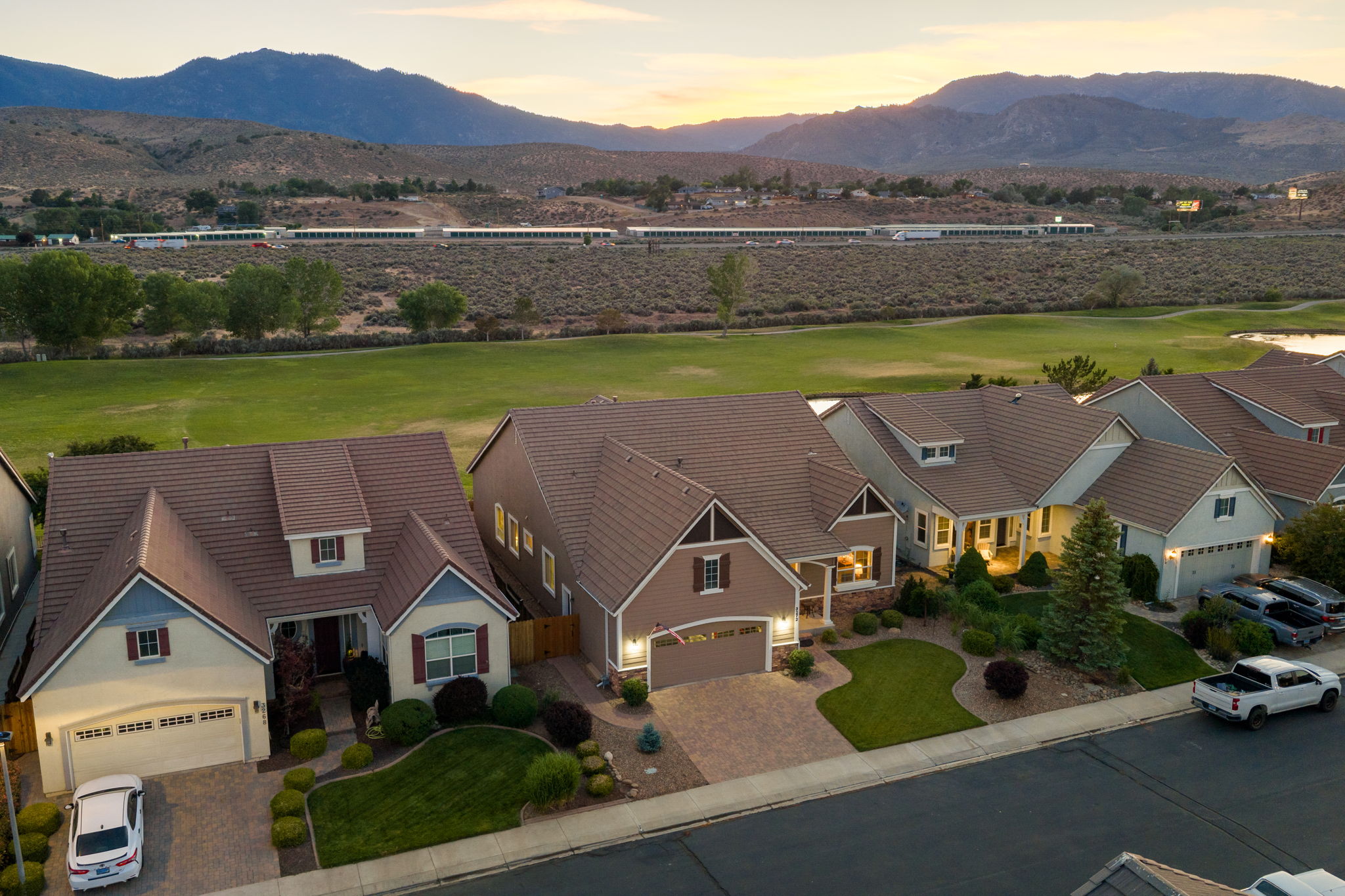  Refined Minden Living with Designer Touches and Captivating Mountain Views - 物件實景