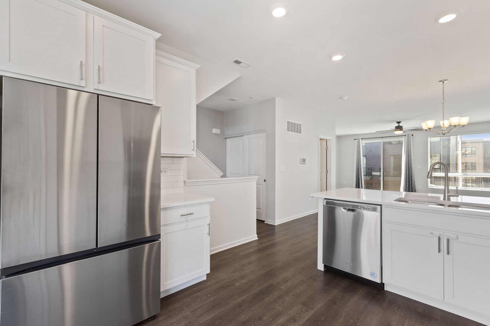 Schaumburg, Illinois, 60173, United States, 3 Bedrooms Bedrooms, ,3 BathroomsBathrooms,Residential,For Sale,1868457