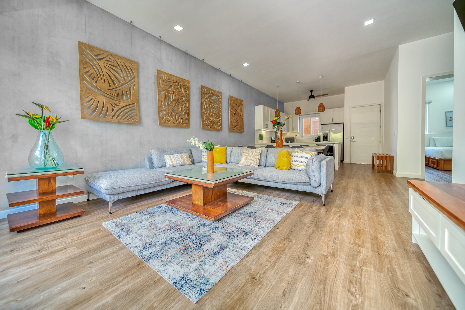 B1 Blue Roatan Condominium, Between West End & West Bay Tamarind Drive