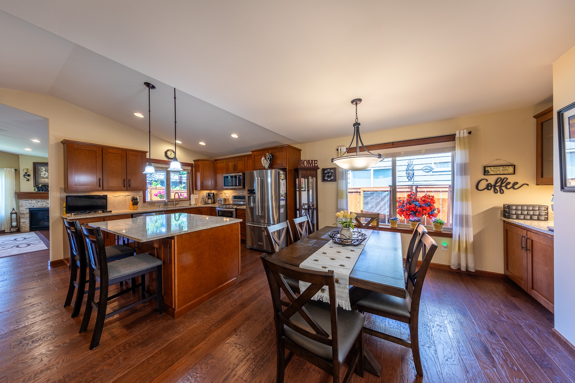  Your new beautiful Brownstone Home - 物件實景