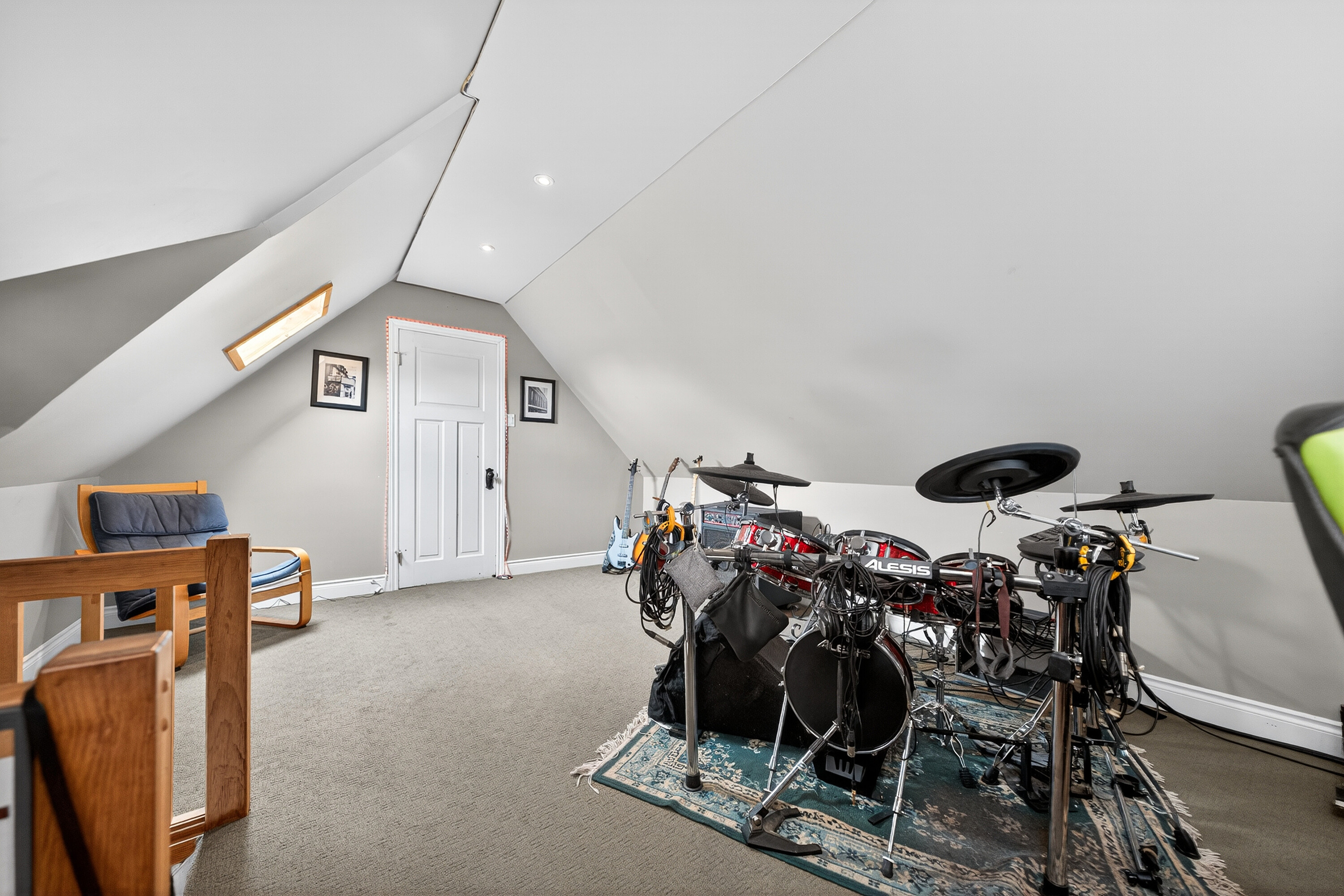  Charming Kitchener Home - 物件實景