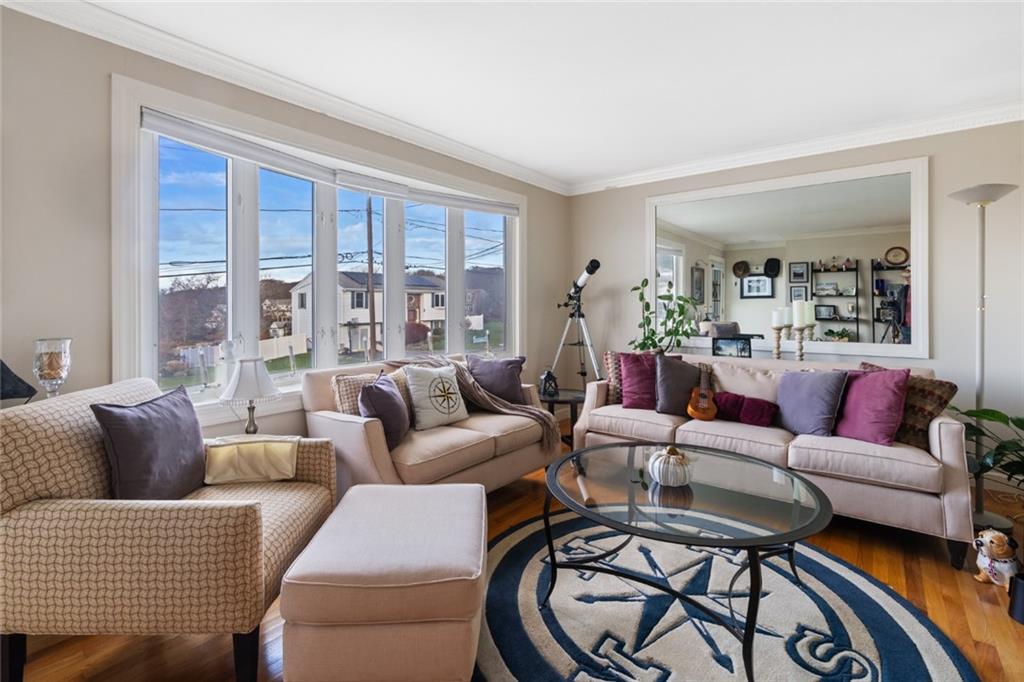 Tiverton, Rhode Island, 02878, United States, 4 Bedrooms Bedrooms, ,3 BathroomsBathrooms,Residential,For Sale,1995441