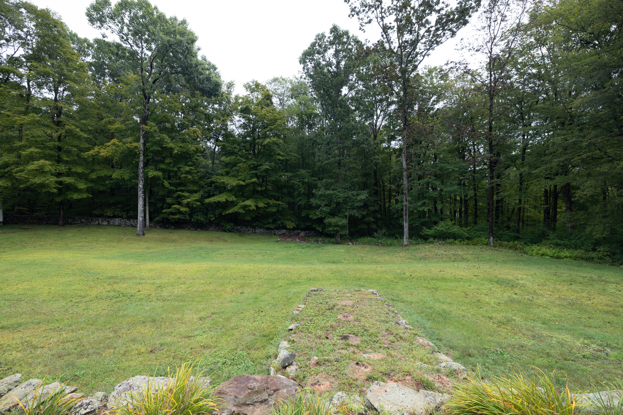 Litchfield, Connecticut, 06750, United States, 3 Bedrooms Bedrooms, ,3 BathroomsBathrooms,Residential,For Sale,1987794