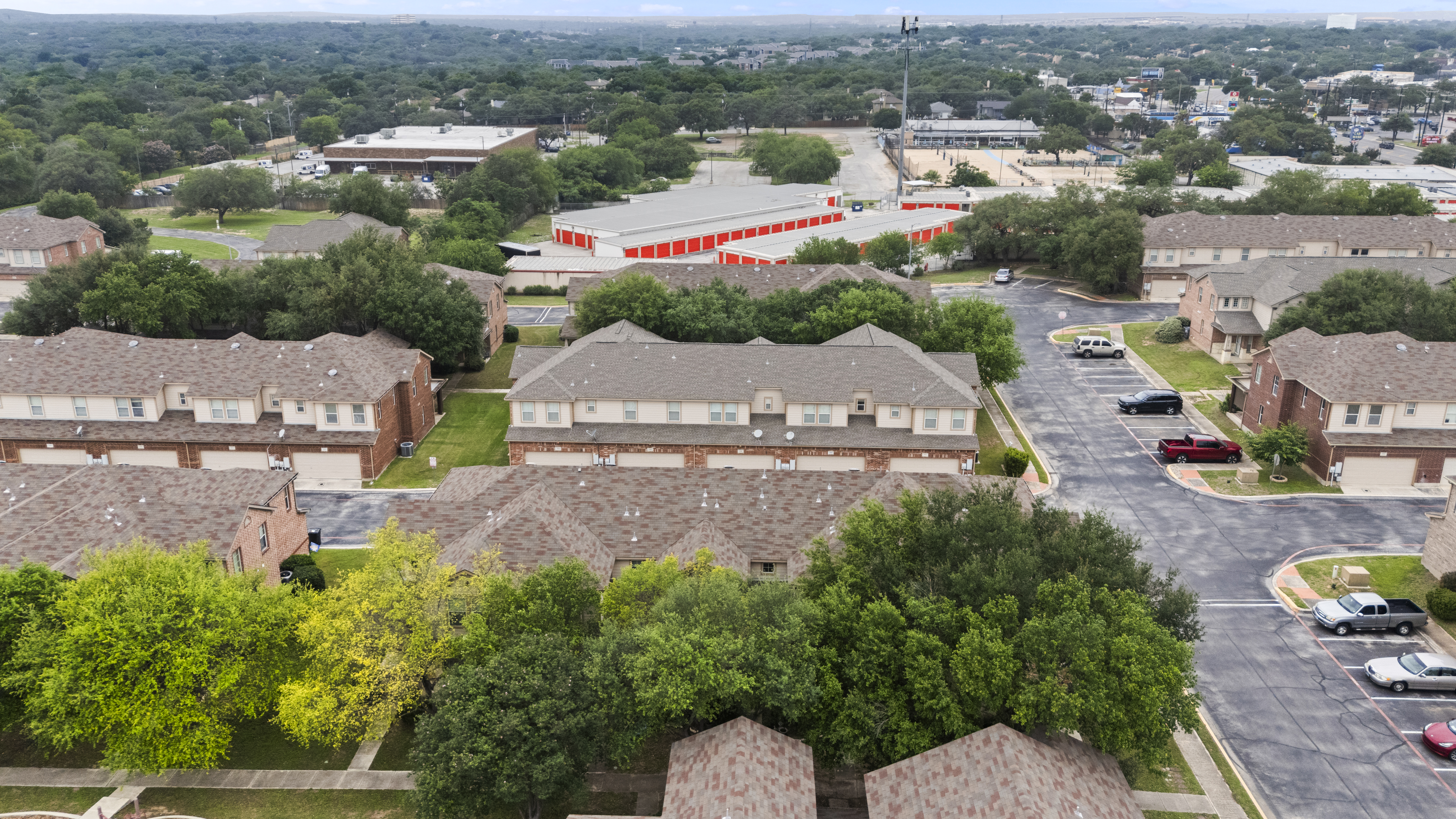  Spacious 3BR Townhome in Prime North San Antonio Location - 物件實景