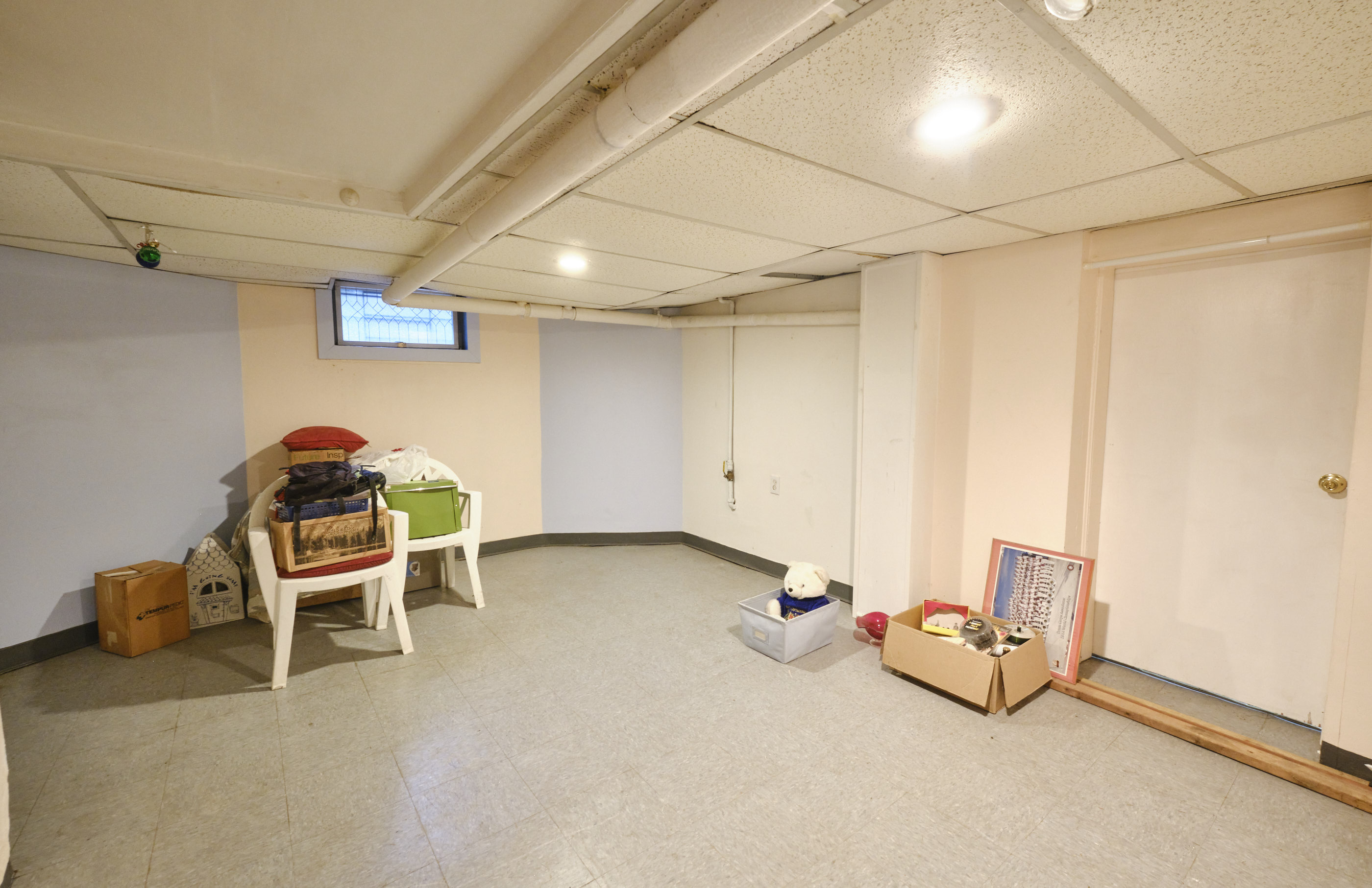 Floral Park, New York, 11001, United States, 3 Bedrooms Bedrooms, ,1 BathroomBathrooms,Residential,For Sale,1988885