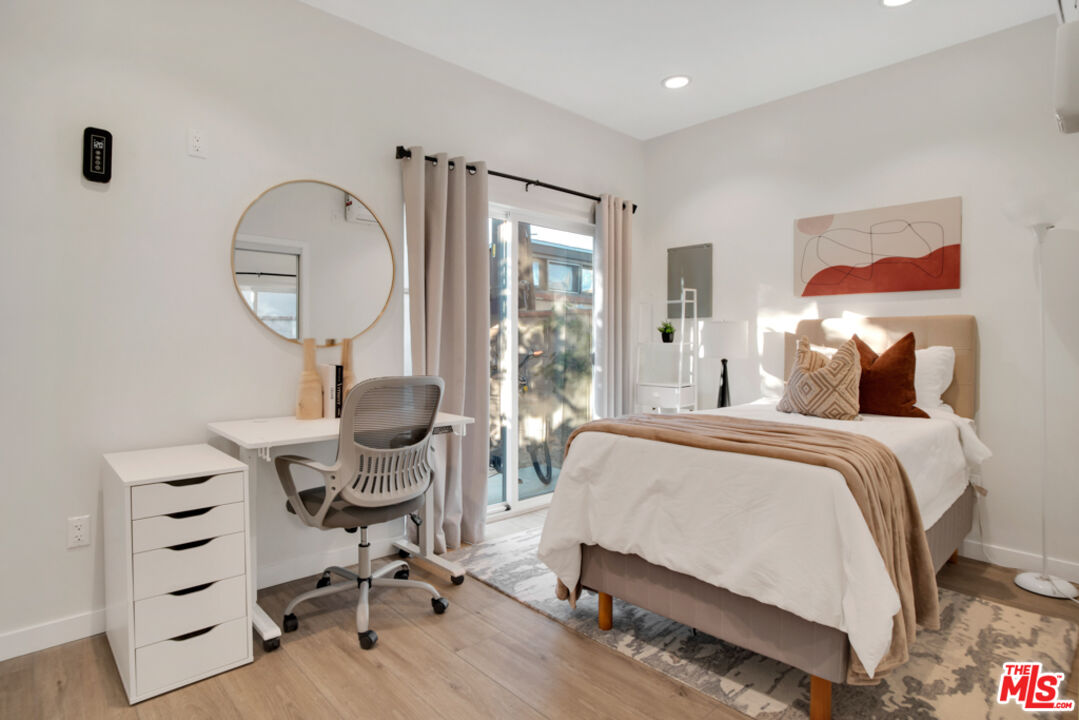 Los Angeles, California, 90025, United States, 5 Bedrooms Bedrooms, ,4 BathroomsBathrooms,Residential,For Sale,1934353