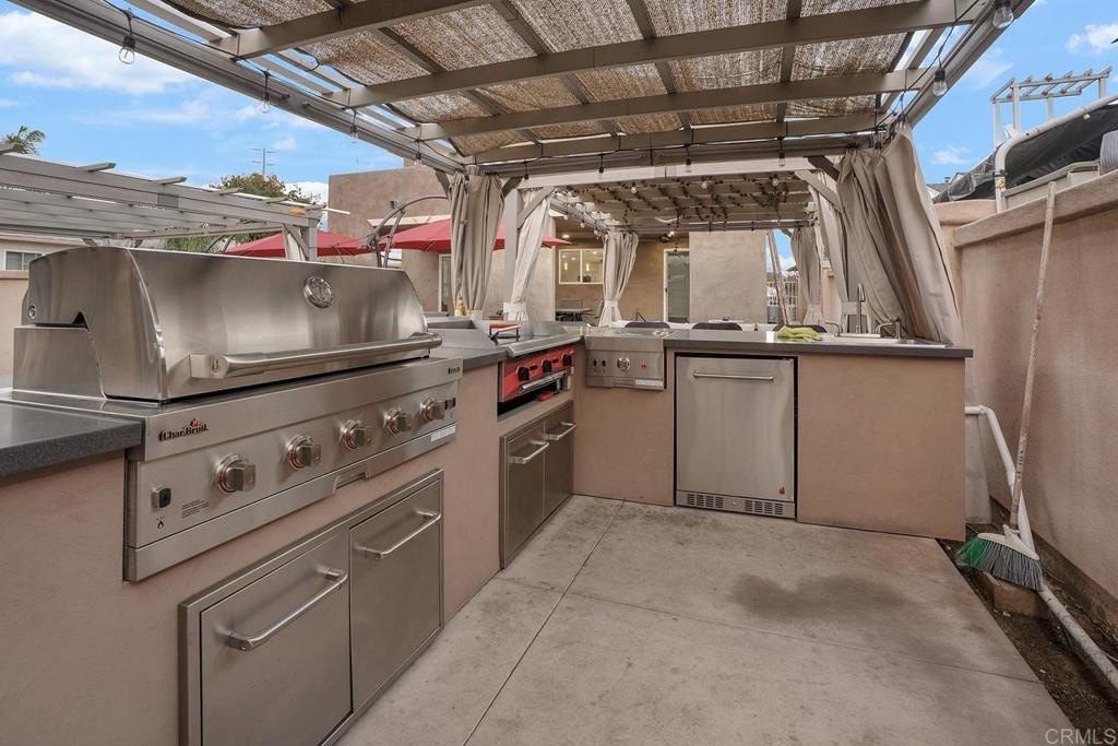 Chula Vista, California, 91911, United States, 9 Bedrooms Bedrooms, ,6 BathroomsBathrooms,Residential,For Sale,1991288