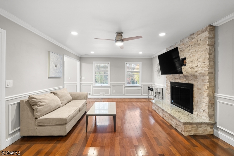 Warren Twp., New Jersey, 07059, United States, 4 Bedrooms Bedrooms, ,4 BathroomsBathrooms,Residential,For Sale,1988367