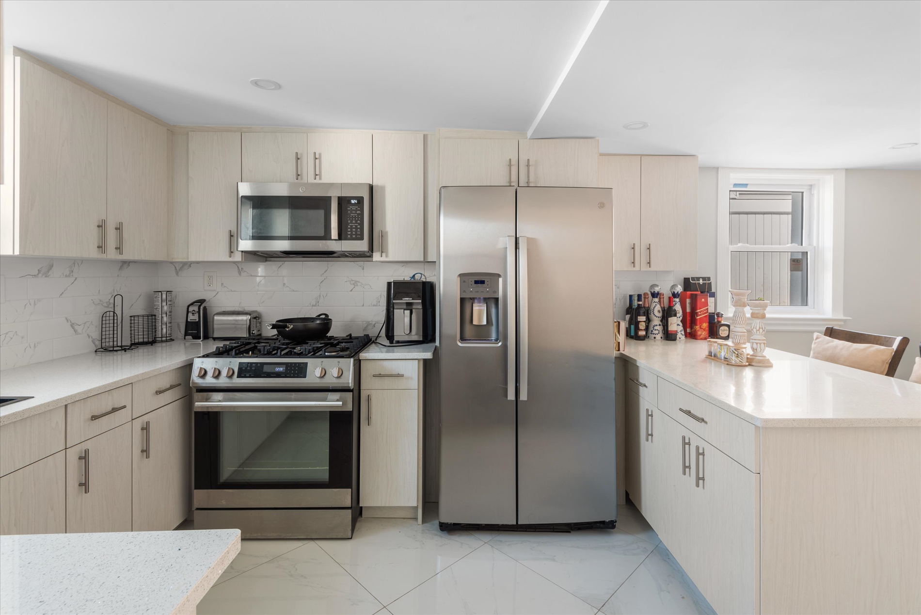 Howard Beach, New York, 11414, United States, 5 Bedrooms Bedrooms, ,2 BathroomsBathrooms,Residential,For Sale,2049449