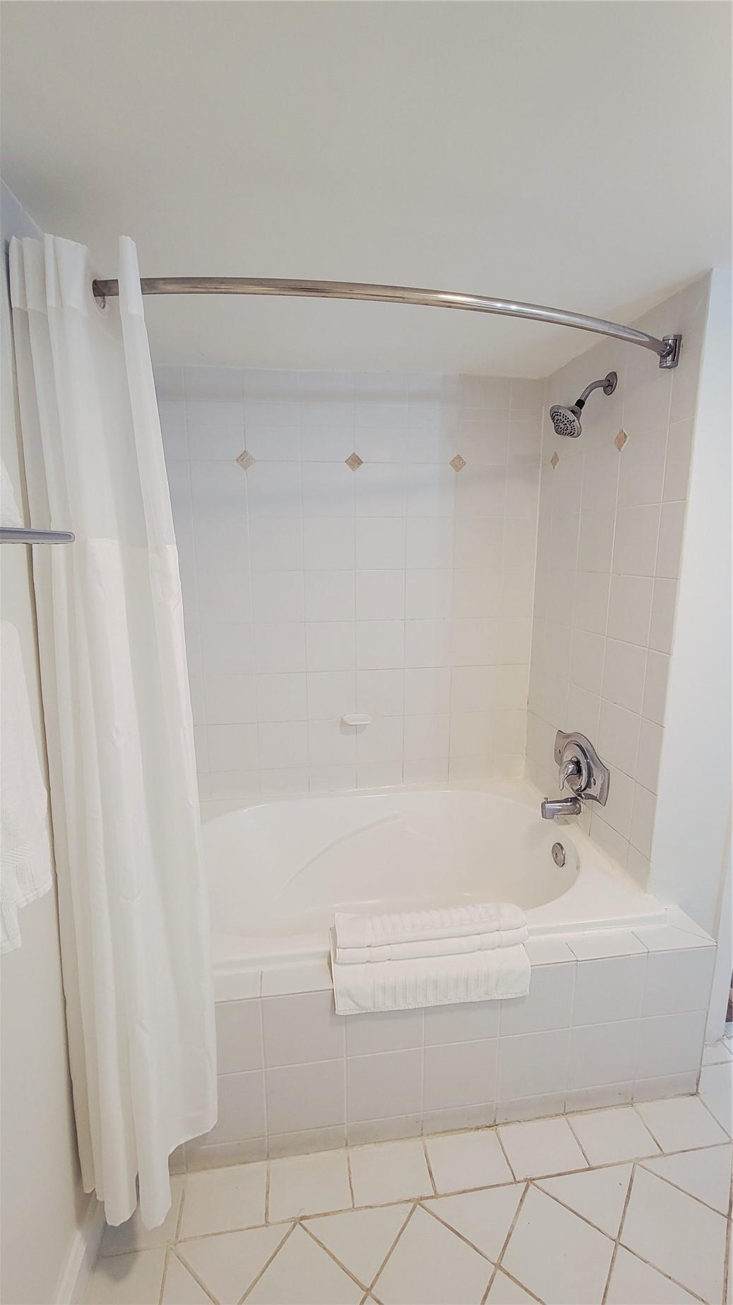 Miami, Florida, 33133, United States, 1 Bedroom Bedrooms, ,1 BathroomBathrooms,Residential,For Sale,1985715