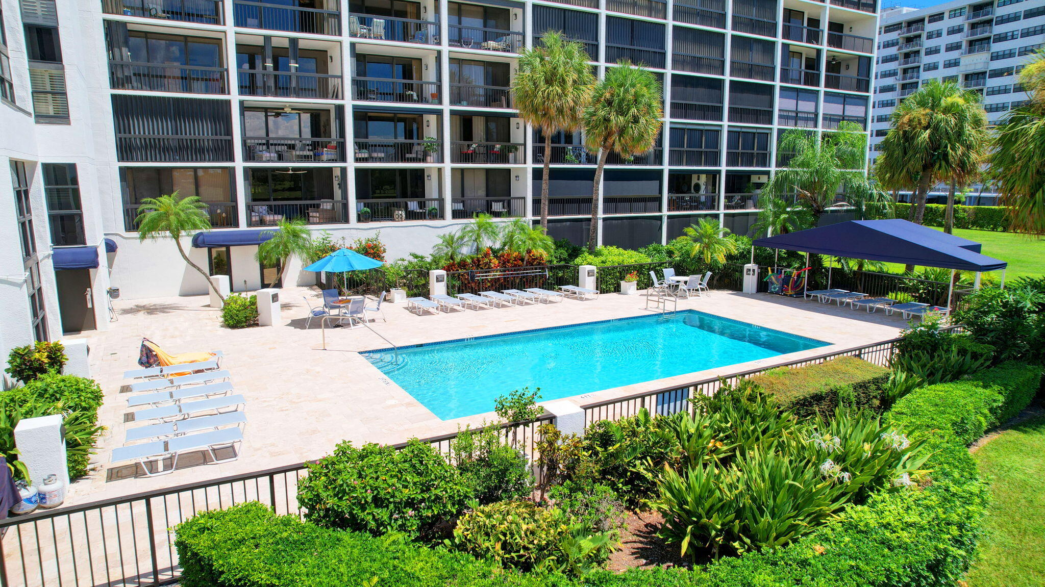 North Palm Beach, Florida, 33408, United States, 2 Bedrooms Bedrooms, ,2 BathroomsBathrooms,Residential,For Sale,1940741