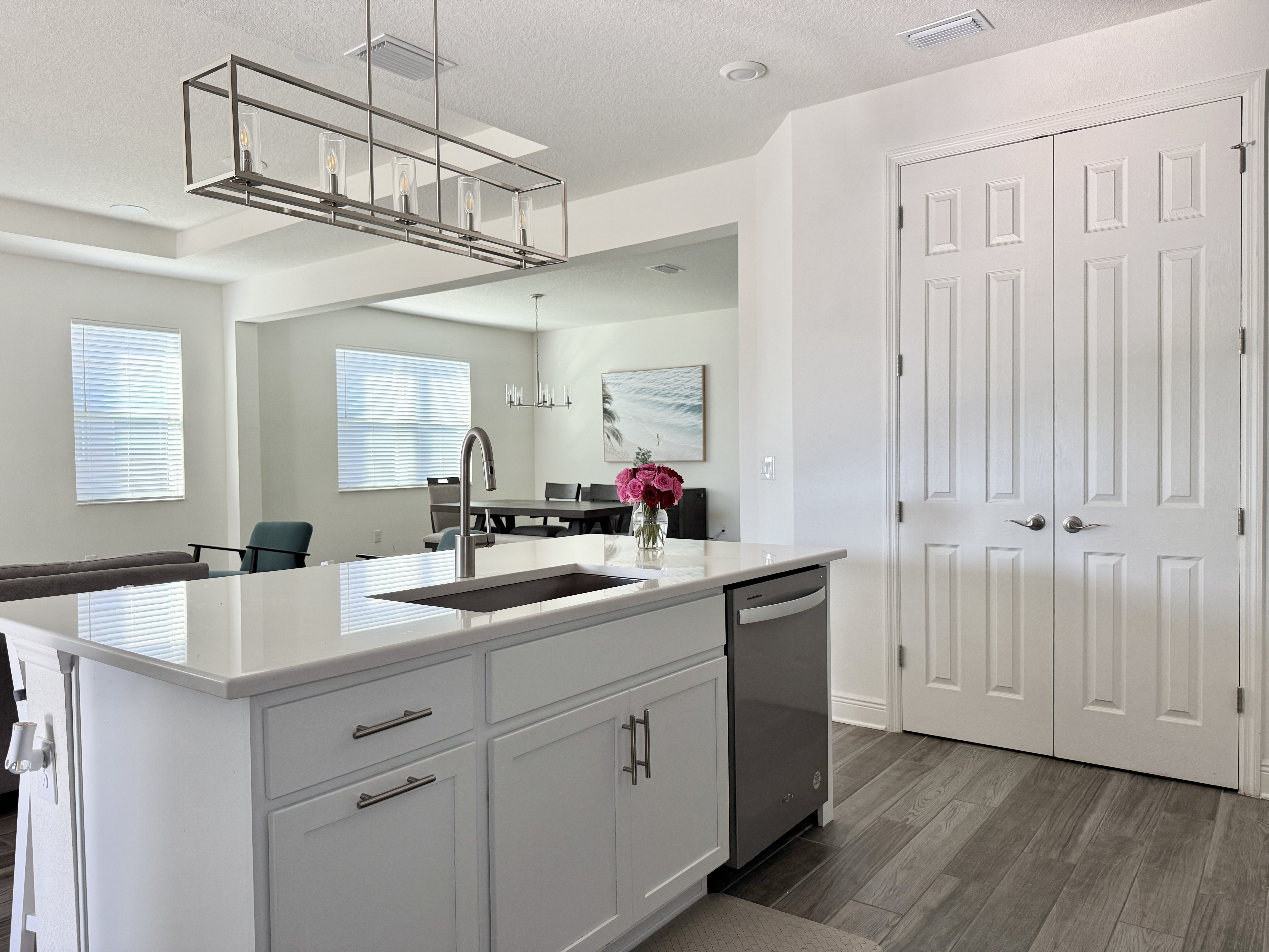 Seffner, Florida, 33584, United States, 4 Bedrooms Bedrooms, ,3 BathroomsBathrooms,Residential,For Sale,1979664