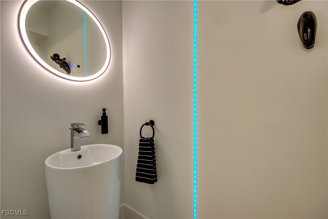 Cape Coral, Florida, 33914, United States, 4 Bedrooms Bedrooms, ,5 BathroomsBathrooms,Residential,For Sale,1980538