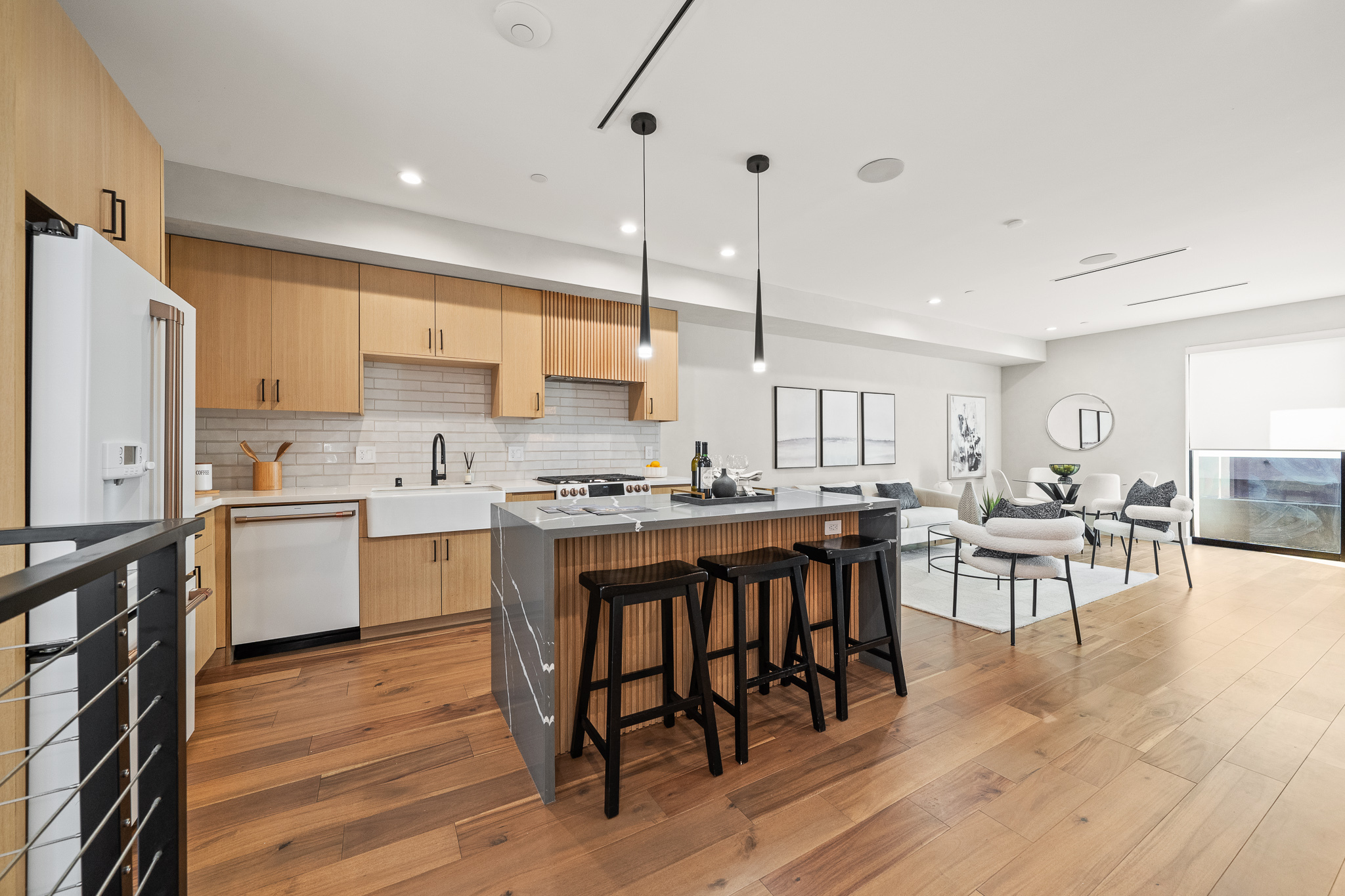  1327 N Fuller Ave - 物件實景