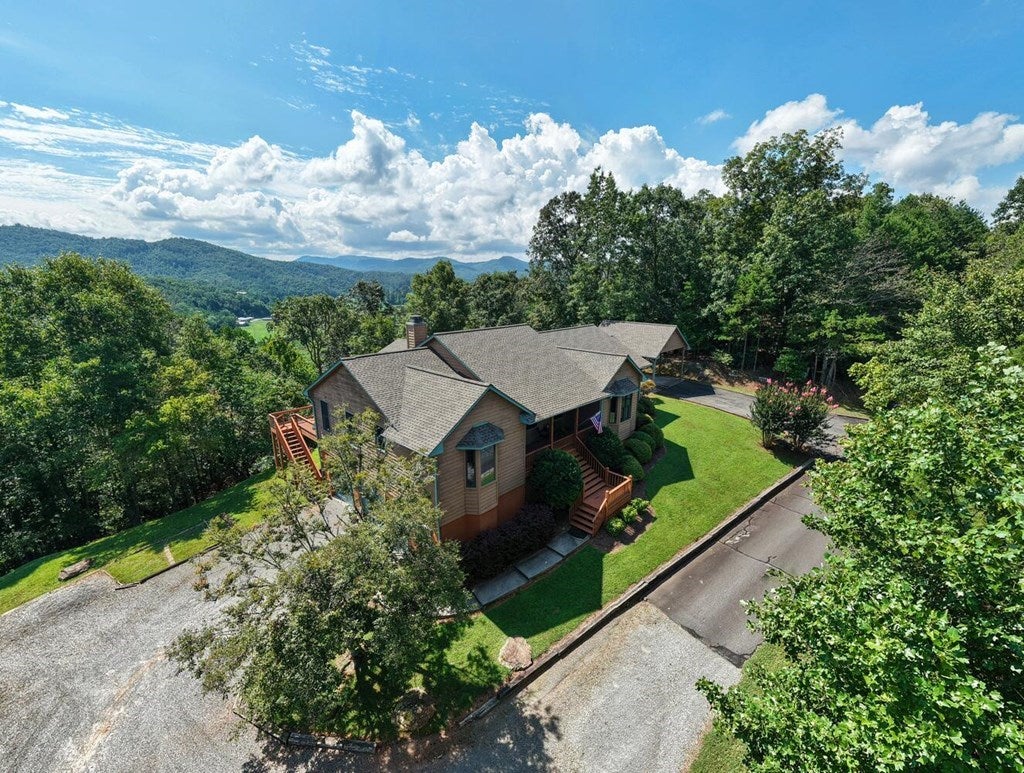Murphy, North Carolina, 28906, United States, 3 Bedrooms Bedrooms, ,2 BathroomsBathrooms,Residential,For Sale,1926977