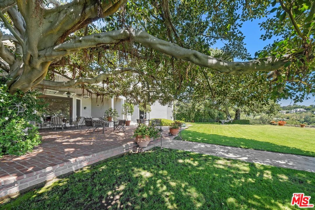Los Angeles, California, 90077, United States, 7 Bedrooms Bedrooms, ,6 BathroomsBathrooms,Residential,For Sale,1819954