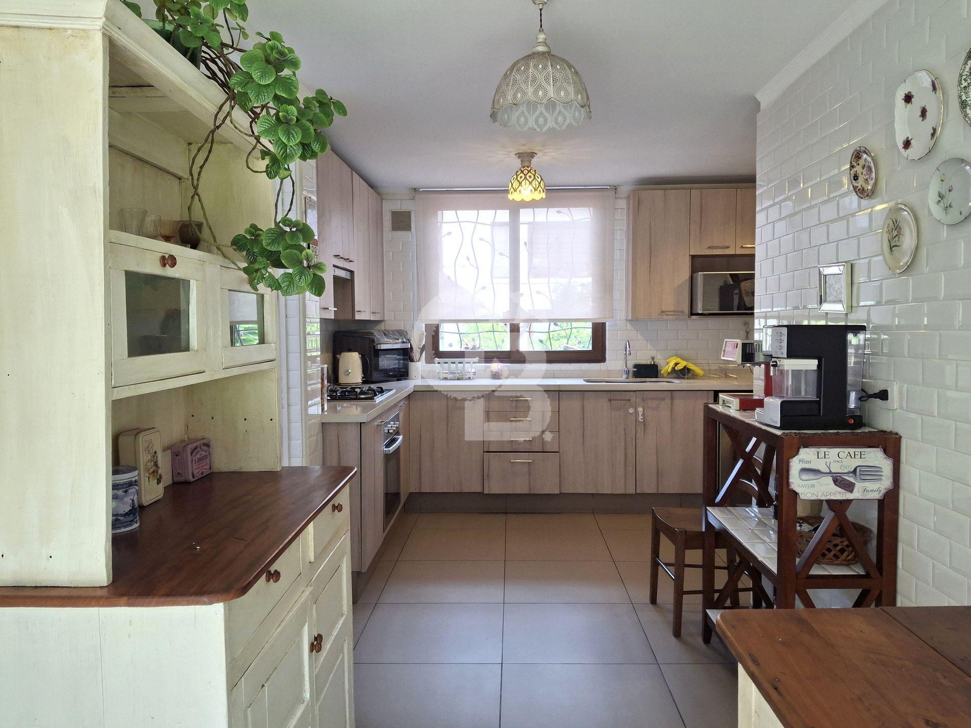 La Reina, Chile, 5 Bedrooms Bedrooms, ,5 BathroomsBathrooms,Residential,For Sale,1968916