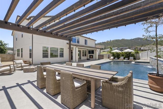 Escondido, California, 92029, United States, 5 Bedrooms Bedrooms, ,5 BathroomsBathrooms,Residential,For Sale,2029971
