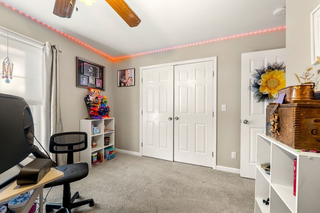 Tyngsboro, Massachusetts, 01879, United States, 4 Bedrooms Bedrooms, ,4 BathroomsBathrooms,Residential,For Sale,2000977