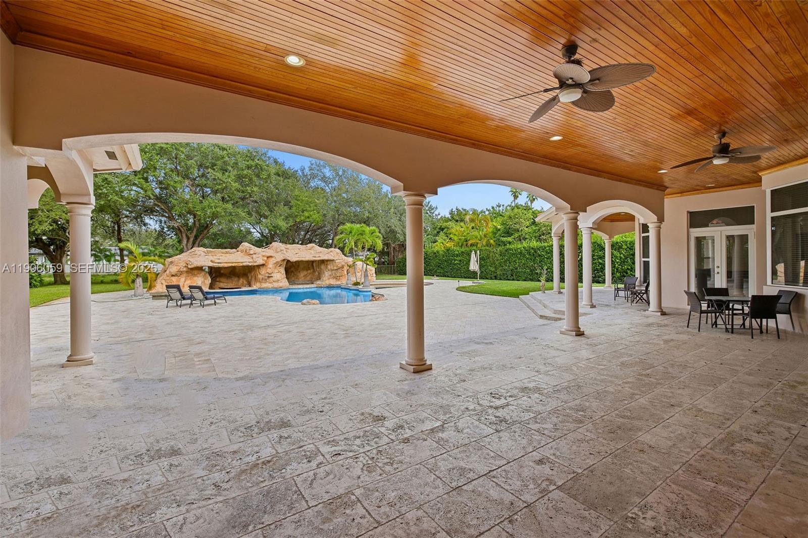 Miami, Florida, 33183, United States, 5 Bedrooms Bedrooms, ,5 BathroomsBathrooms,Residential,For Sale,1998373