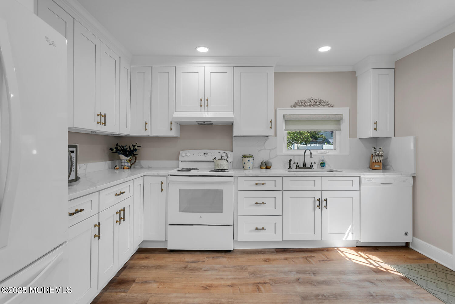 Belford, New Jersey, 07718, United States, 3 Bedrooms Bedrooms, ,2 BathroomsBathrooms,Residential,For Sale,1921068