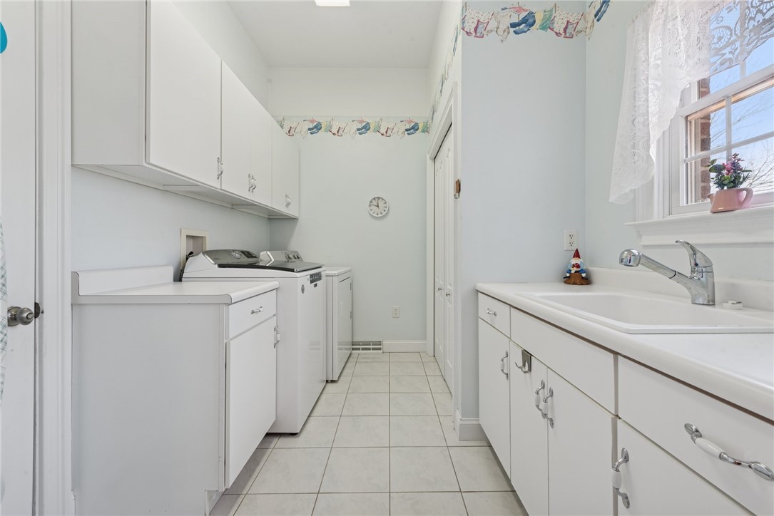 Penn Twp, Pennsylvania, 15644, United States, 4 Bedrooms Bedrooms, ,4 BathroomsBathrooms,Residential,For Sale,1931694