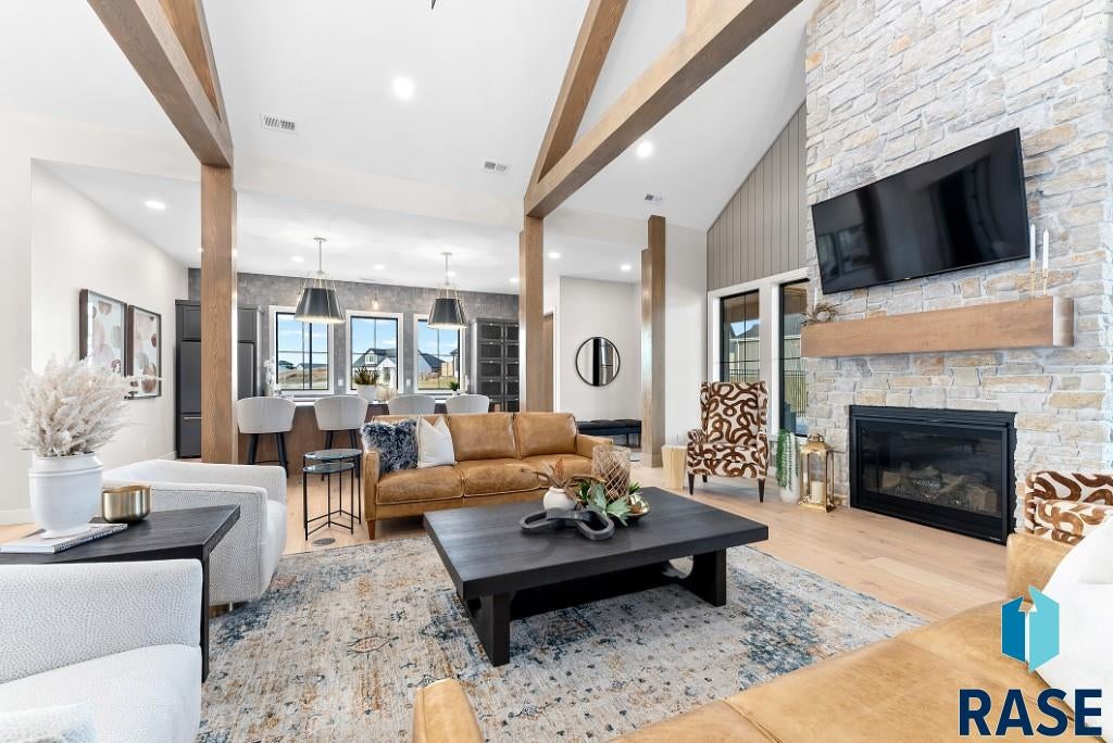 Sioux Falls, South Dakota, 57110, United States, 4 Bedrooms Bedrooms, ,3 BathroomsBathrooms,Residential,For Sale,2005284