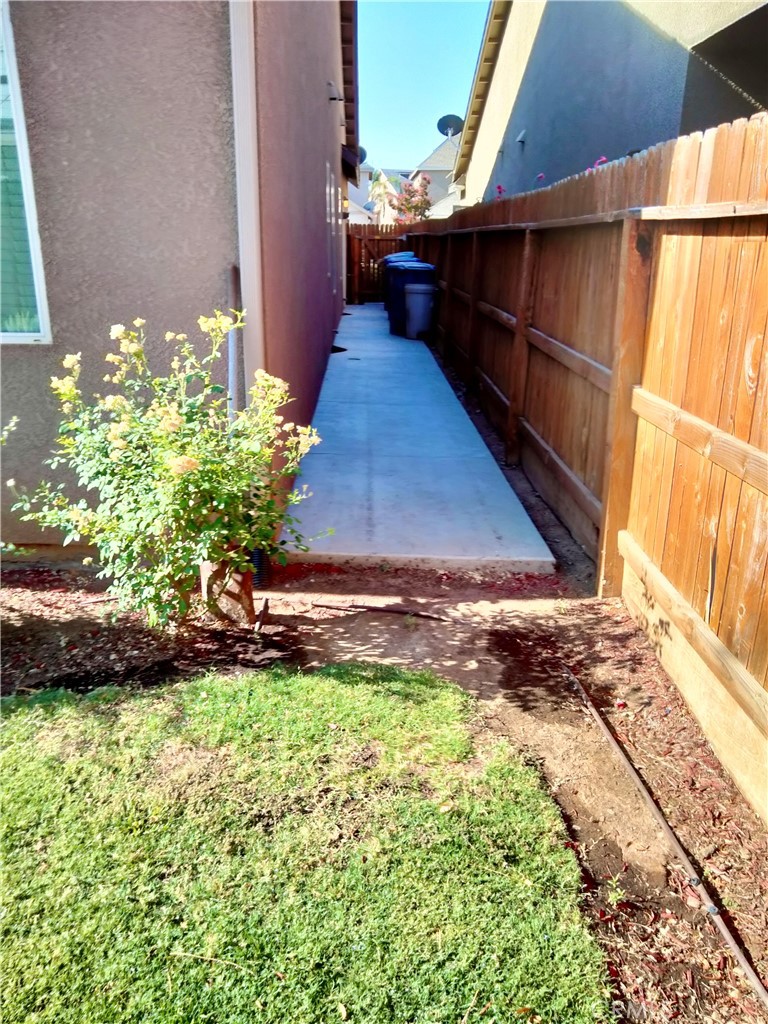 Clovis, California, 93619, United States, 3 Bedrooms Bedrooms, ,2 BathroomsBathrooms,Residential,For Sale,1919541