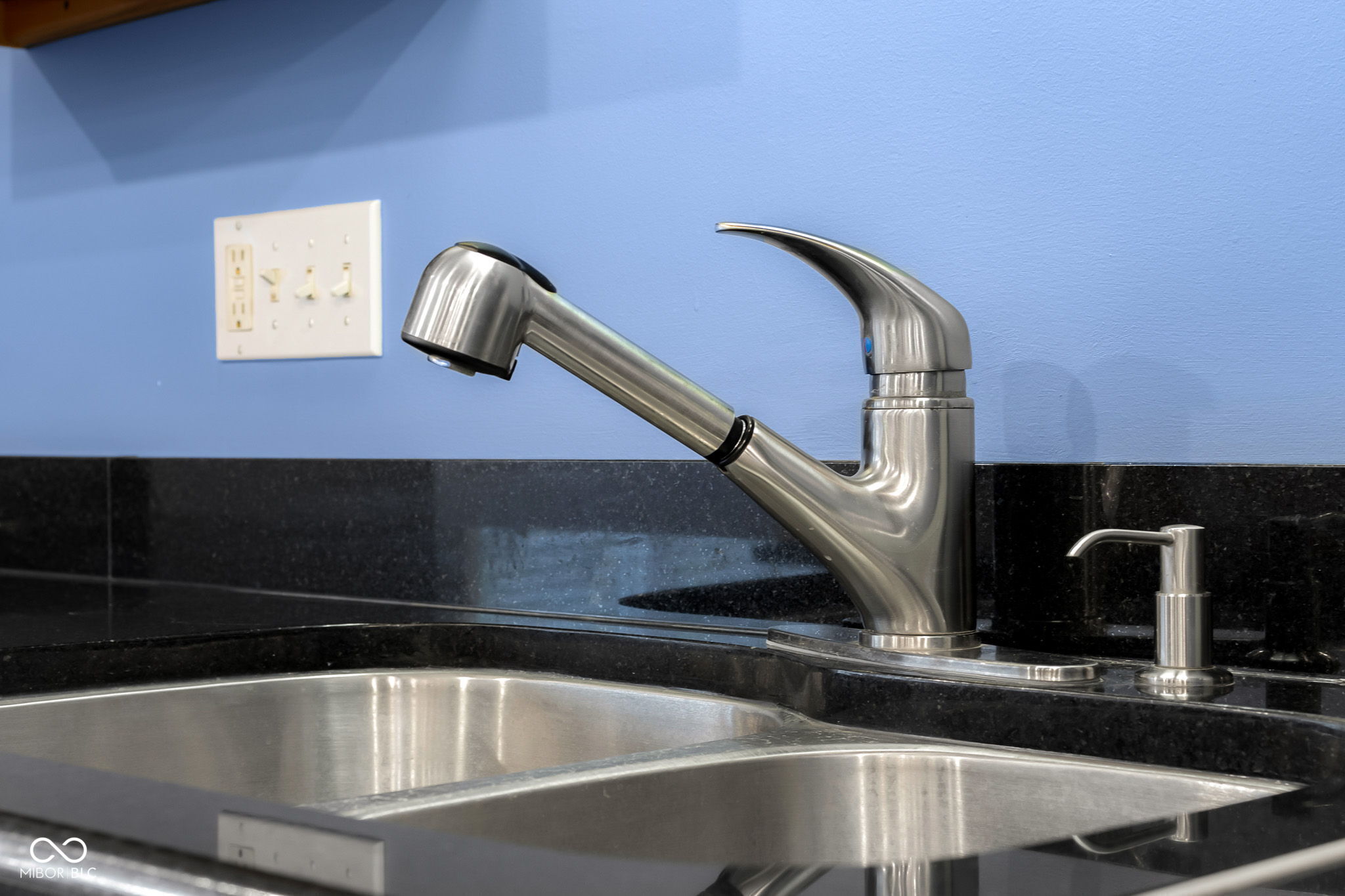 Columbus, Indiana, 47201, United States, 5 Bedrooms Bedrooms, ,6 BathroomsBathrooms,Residential,For Sale,1982008