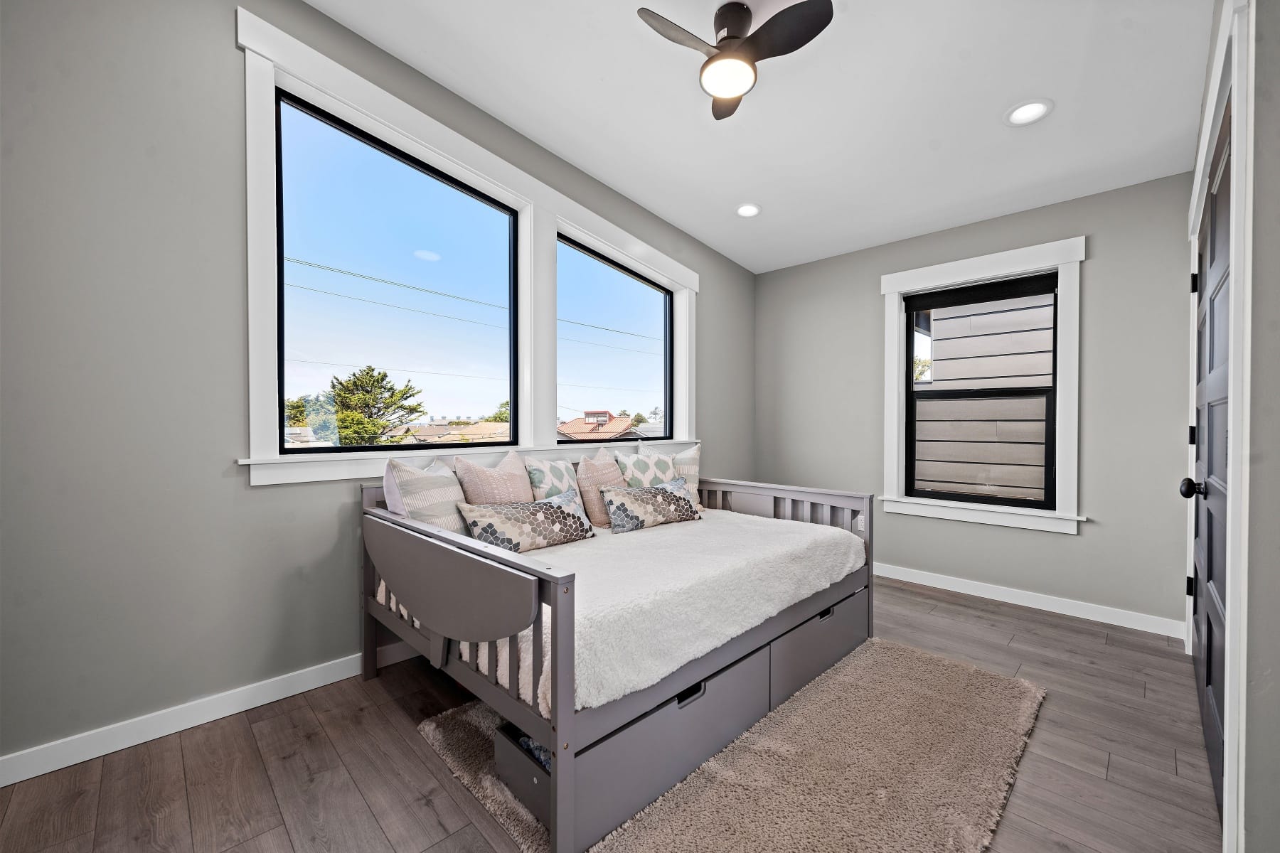  2887 S HEMLOCK ST Cannon Beach, OR 97110 - 物件實景