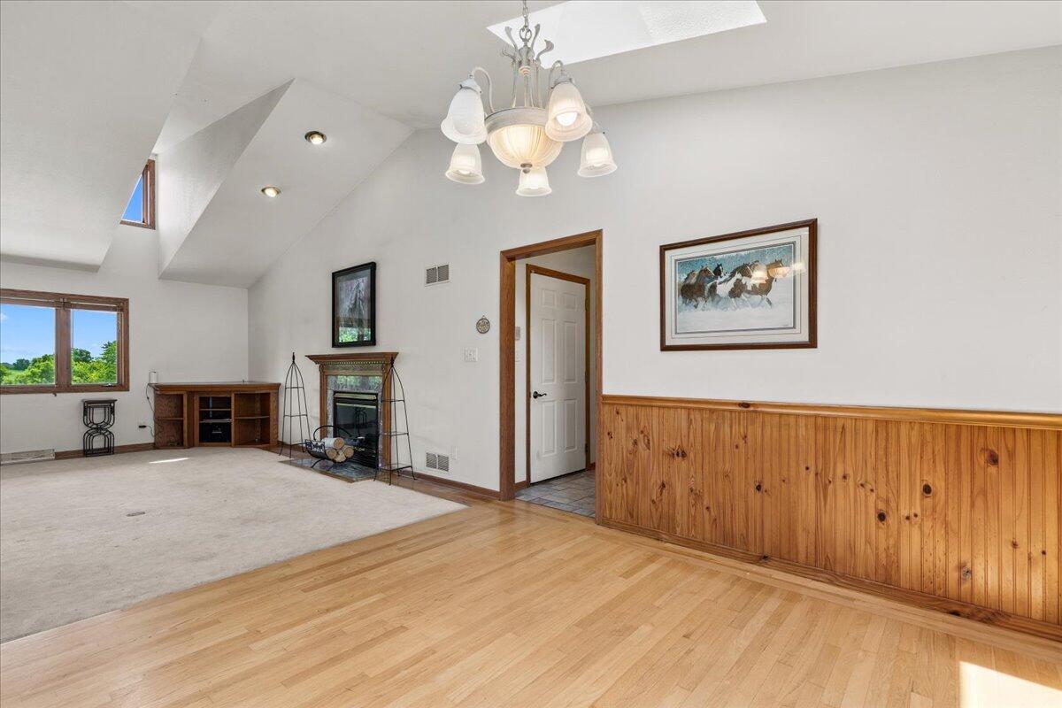 Hubbard, Wisconsin, 53035, United States, 4 Bedrooms Bedrooms, ,4 BathroomsBathrooms,Residential,For Sale,1885428