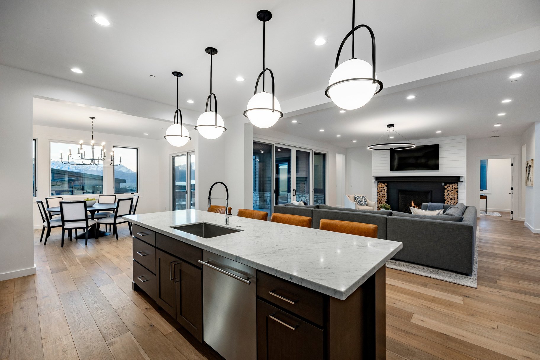  Modern Red Ledges home with Full Golf Membership Available - Fully Furnished - 物件實景