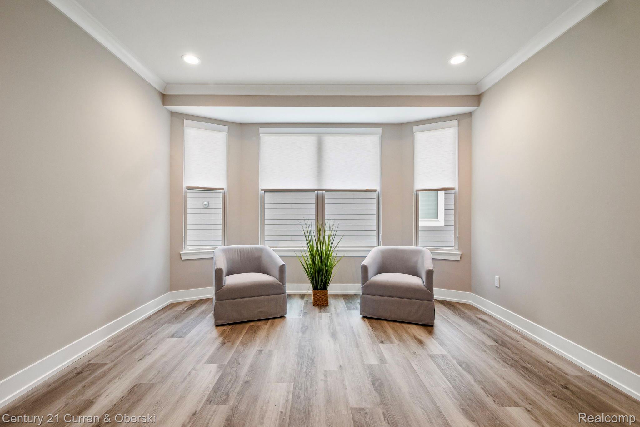 Northville, Michigan, 48168, United States, 2 Bedrooms Bedrooms, ,2 BathroomsBathrooms,Residential,For Sale,1983973