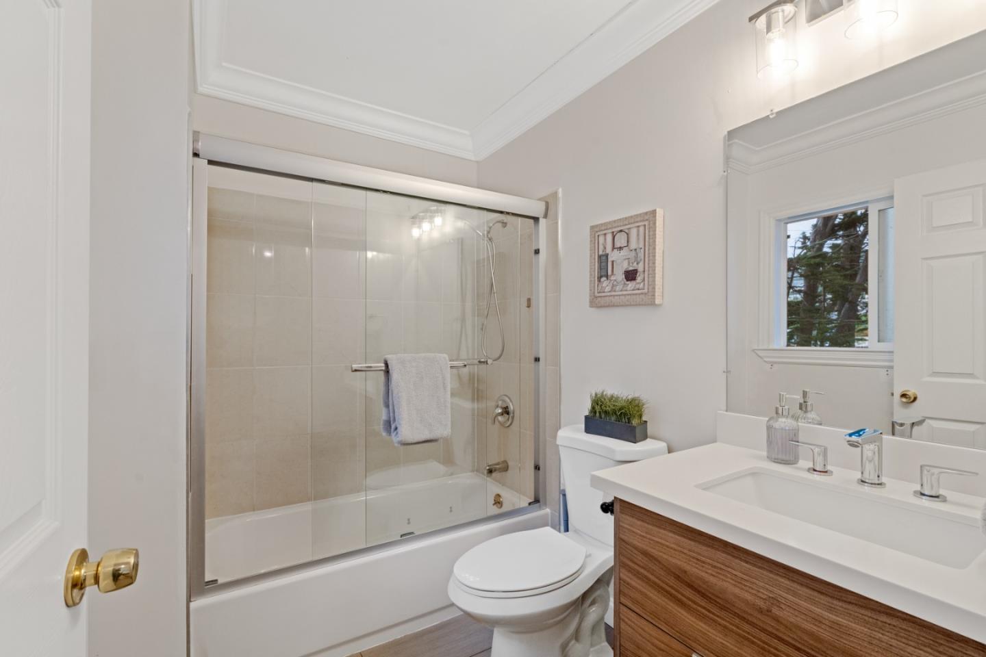 Pacifica, California, 94044, United States, 4 Bedrooms Bedrooms, ,5 BathroomsBathrooms,Residential,For Sale,1988346