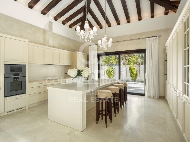 Marbella, Andalusia, ES, 6 Bedrooms Bedrooms, ,5 BathroomsBathrooms,Residential,For Sale,1804428