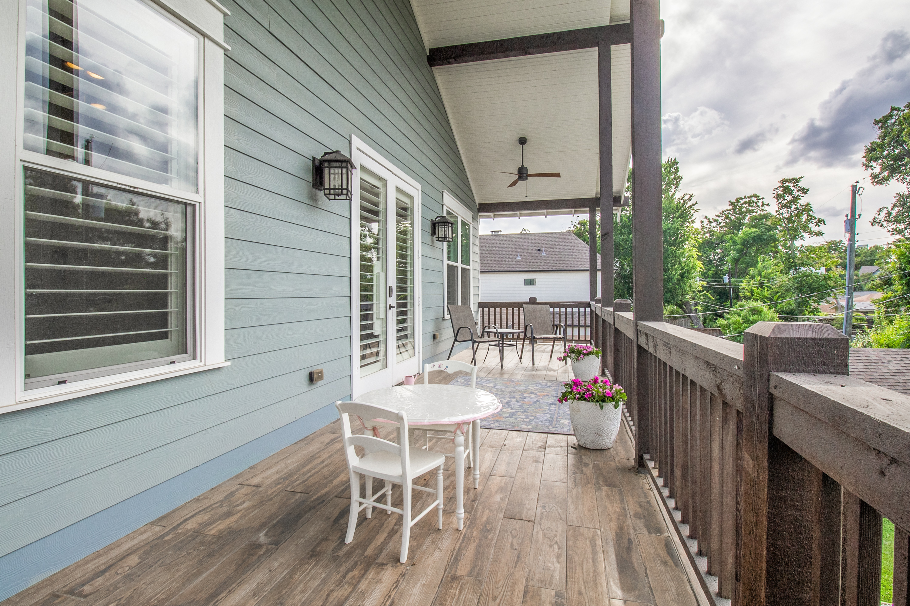  Stylishly Refreshed Craftsman in the Heart of Vickery Place - 物件實景