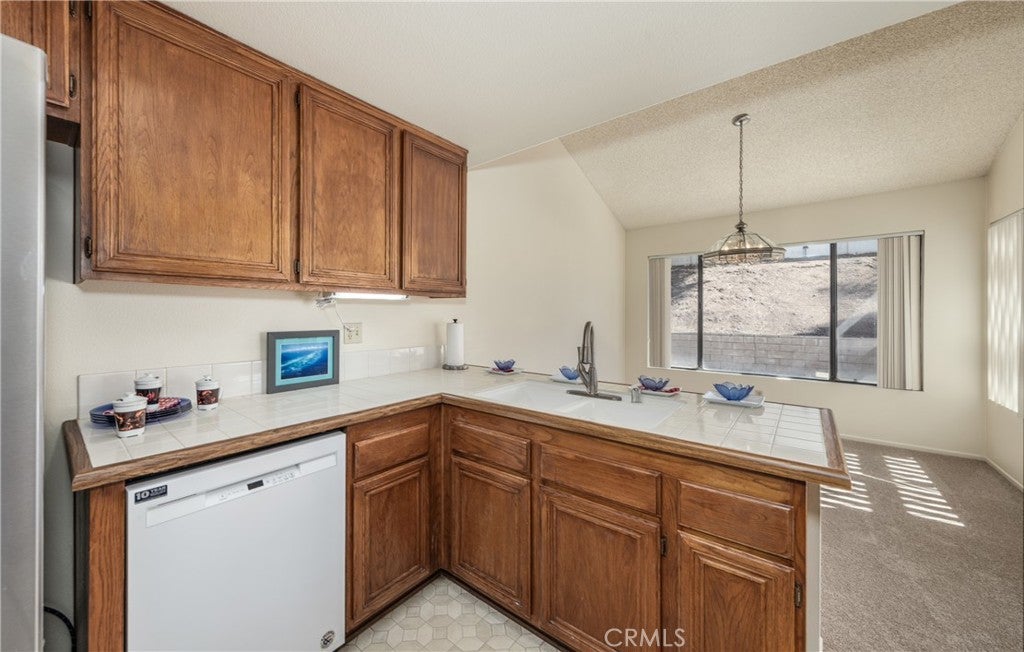 Redlands, California, 92374, United States, 3 Bedrooms Bedrooms, ,2 BathroomsBathrooms,Residential,For Sale,1975429