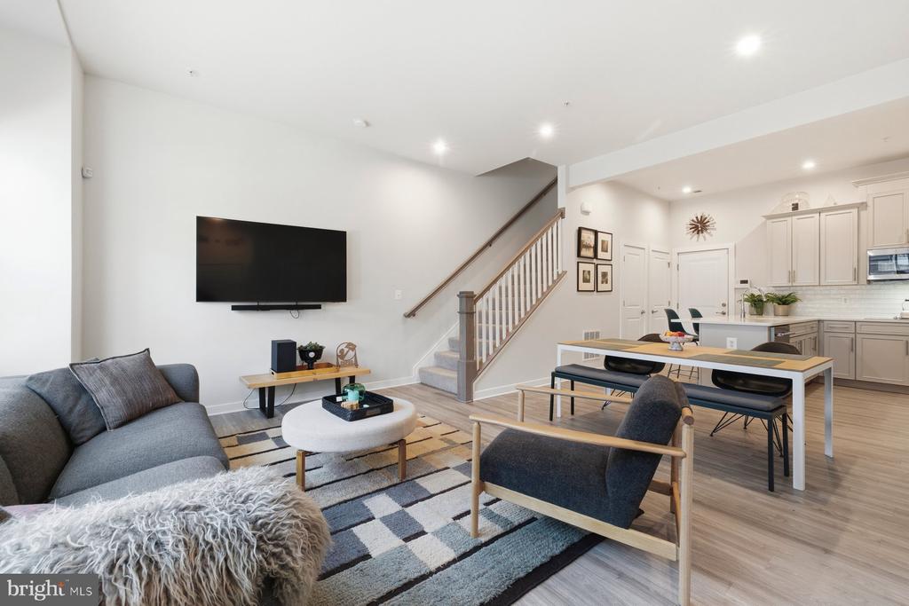 Rockville, Maryland, 20855, United States, 2 Bedrooms Bedrooms, ,3 BathroomsBathrooms,Residential,For Sale,2010770