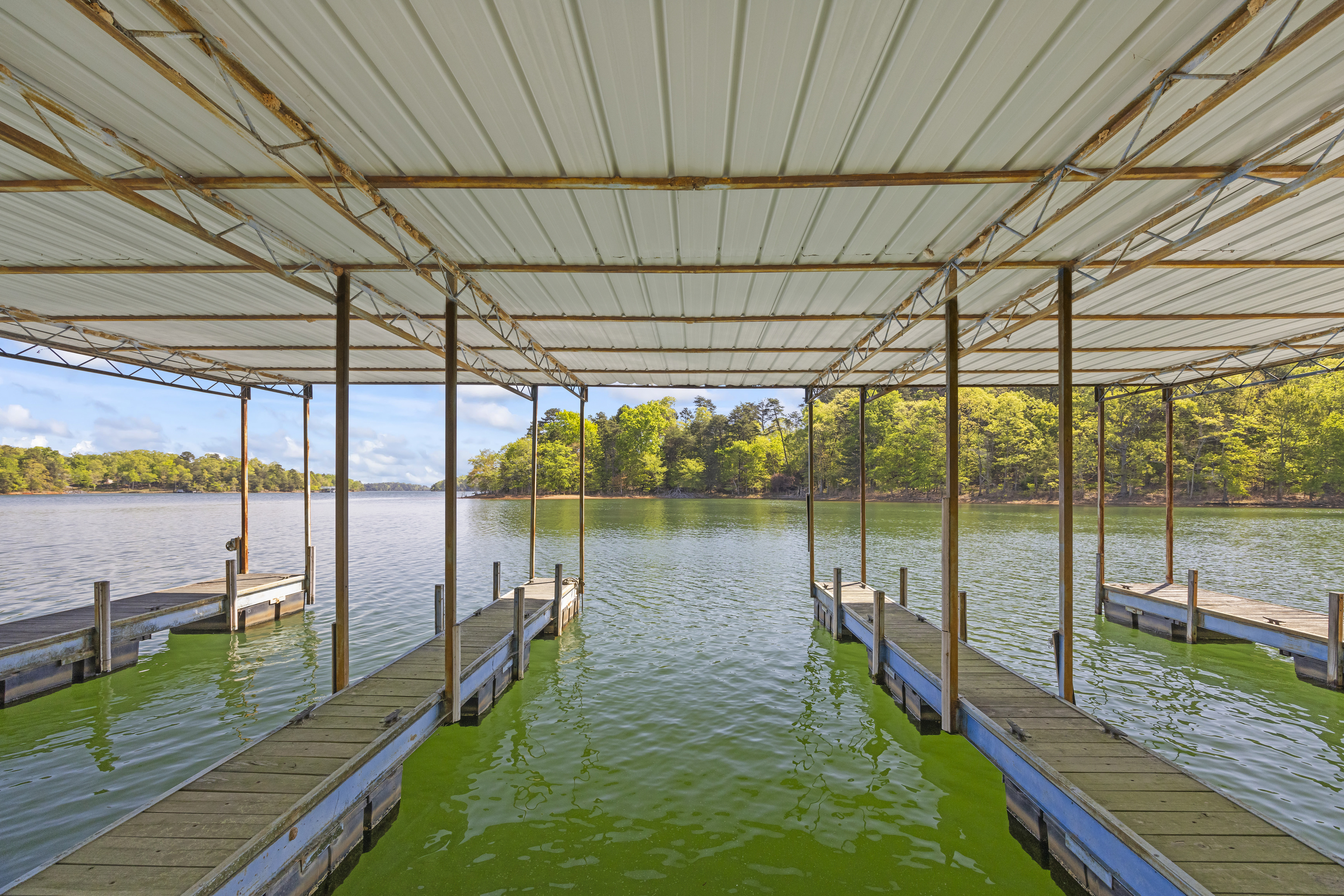 Hartwell, Georgia, 30643, United States, 4 Bedrooms Bedrooms, ,4 BathroomsBathrooms,Residential,For Sale,1906193