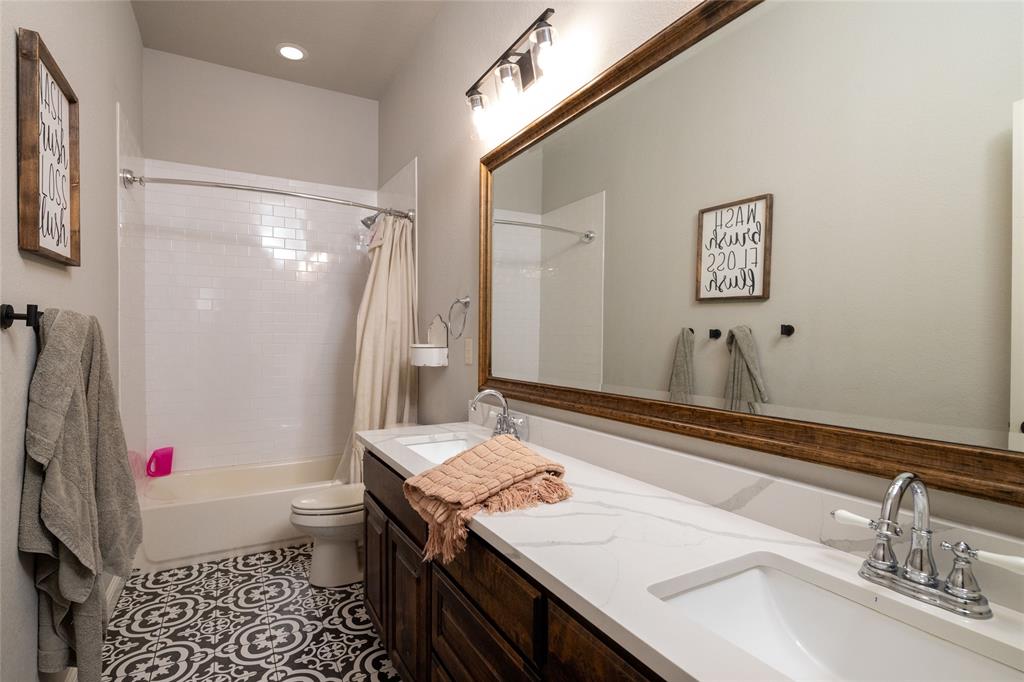 Weatherford, Texas, 76088, United States, 3 Bedrooms Bedrooms, ,2 BathroomsBathrooms,Residential,For Sale,1976944