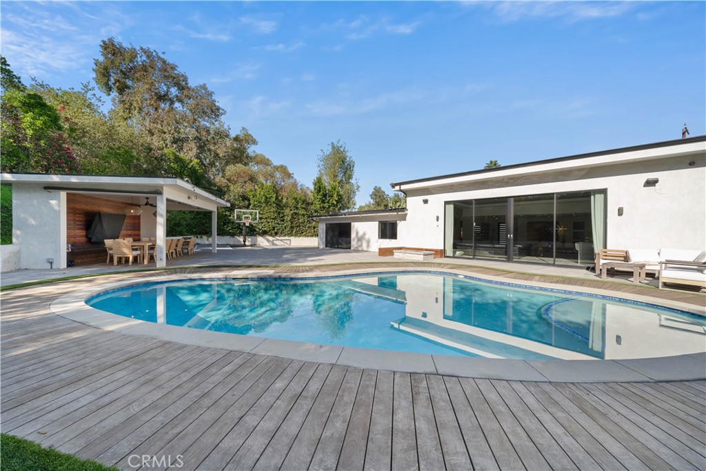 Woodland Hills, California, 91367, United States, 4 Bedrooms Bedrooms, ,2 BathroomsBathrooms,Residential,For Sale,2003177