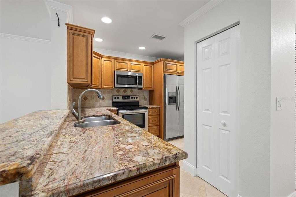 Tampa, Florida, 33602, United States, 3 Bedrooms Bedrooms, ,2 BathroomsBathrooms,Residential,For Sale,1885753