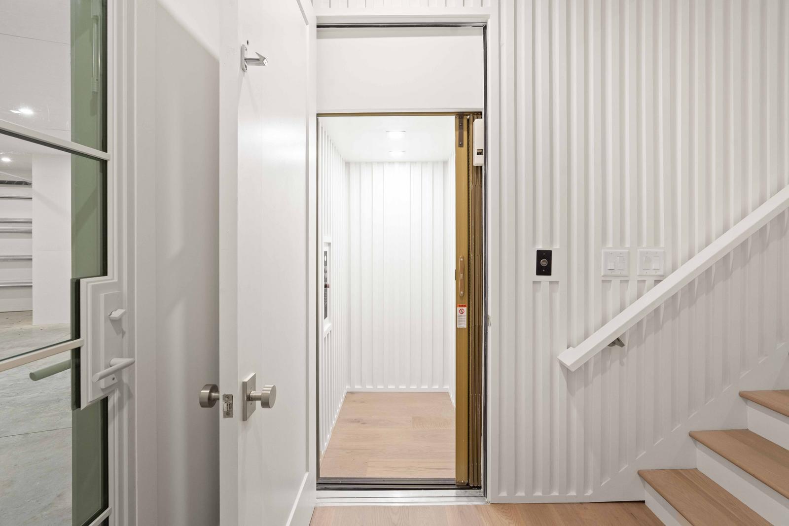 Isle of Palms, South Carolina, 29451, United States, 4 Bedrooms Bedrooms, ,5 BathroomsBathrooms,Residential,For Sale,2003052