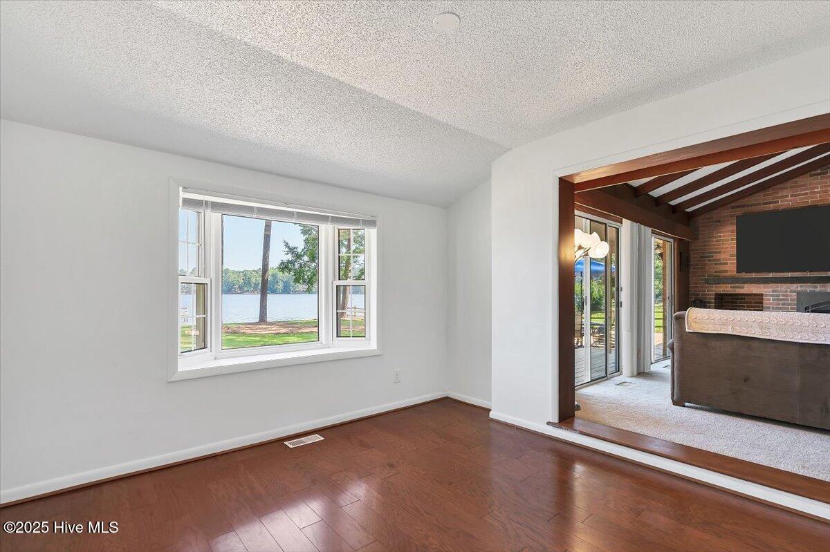 Whispering Pines, North Carolina, 28327, United States, 2 Bedrooms Bedrooms, ,2 BathroomsBathrooms,Residential,For Sale,1997179