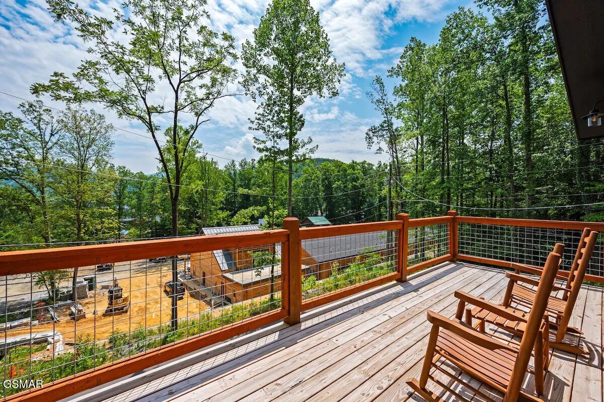 Gatlinburg, Tennessee, 37738, United States, 4 Bedrooms Bedrooms, ,5 BathroomsBathrooms,Residential,For Sale,2048286
