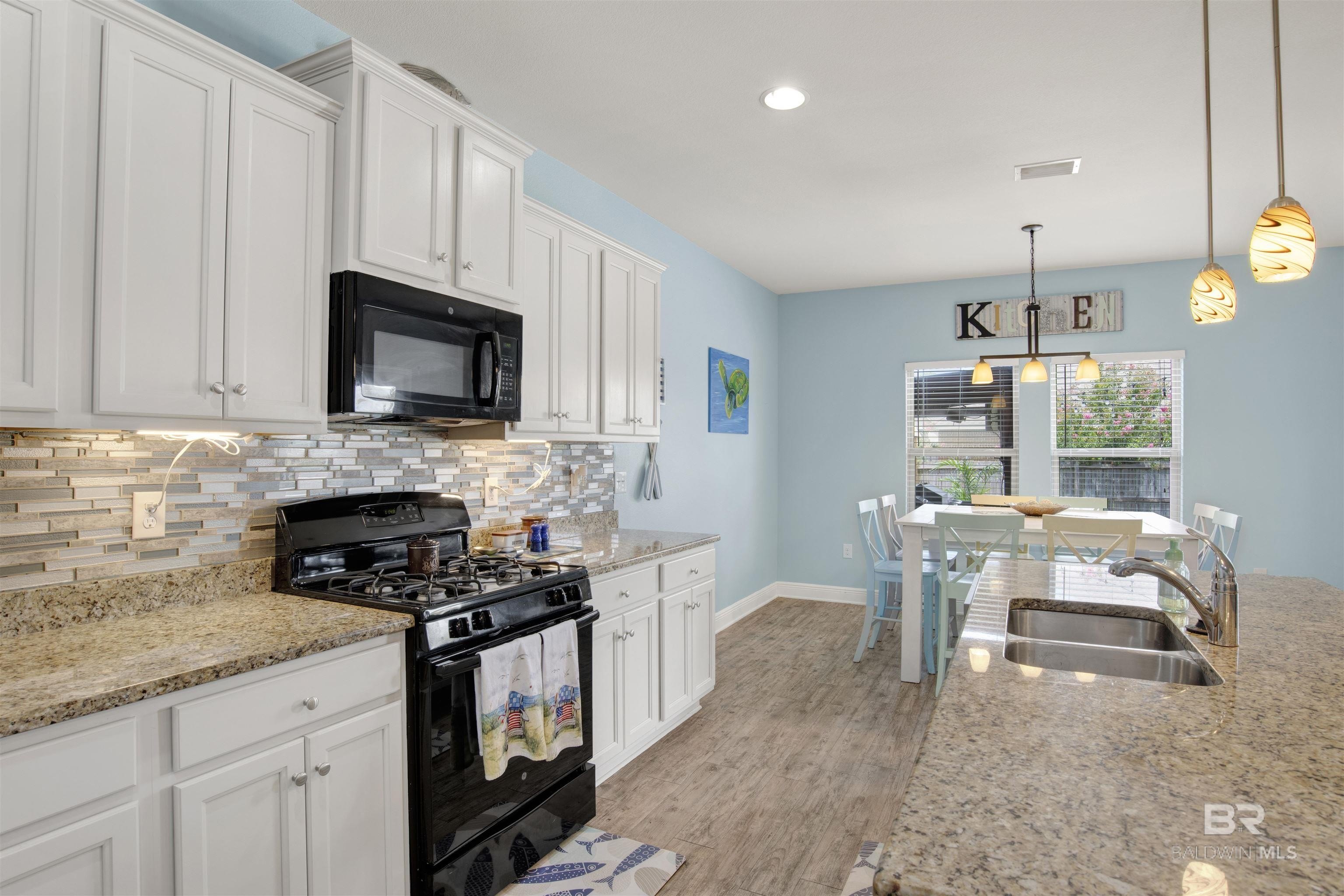 Gulf Shores, Alabama, 36542, United States, 4 Bedrooms Bedrooms, ,3 BathroomsBathrooms,Residential,For Sale,1910560
