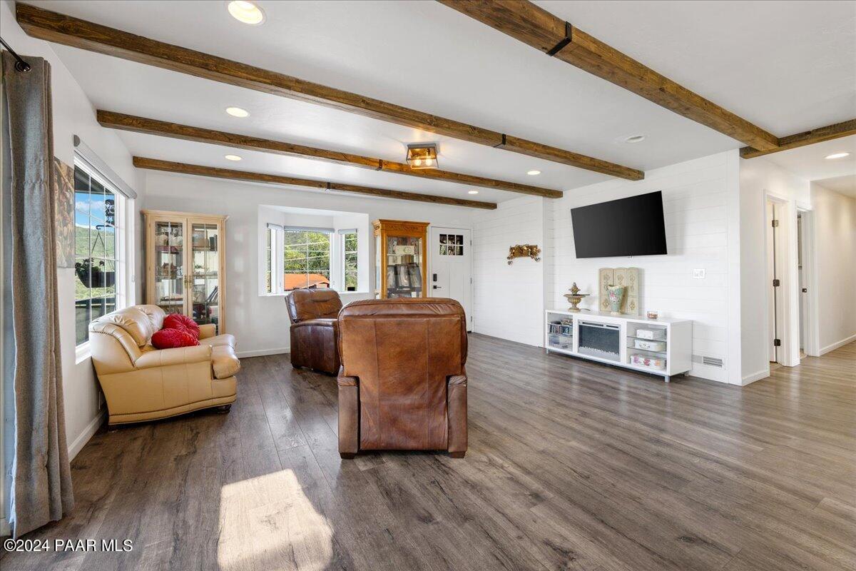 Prescott, Arizona, 86303, United States, 3 Bedrooms Bedrooms, ,3 BathroomsBathrooms,Residential,For Sale,1966658