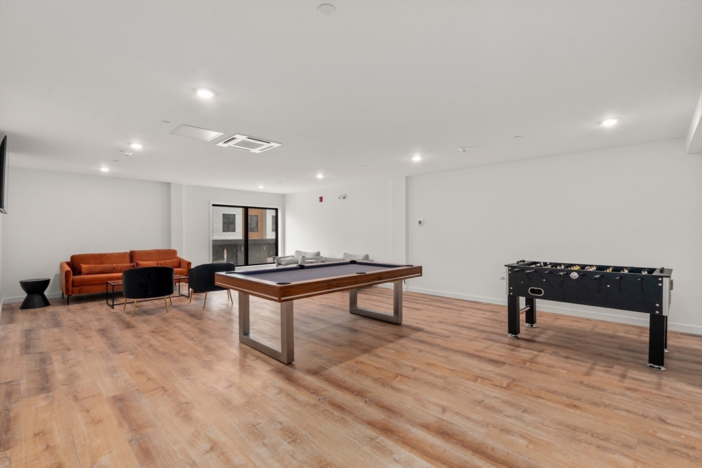 Boston, Massachusetts, 02127, United States, 2 Bedrooms Bedrooms, ,2 BathroomsBathrooms,Residential,For Sale,1901833