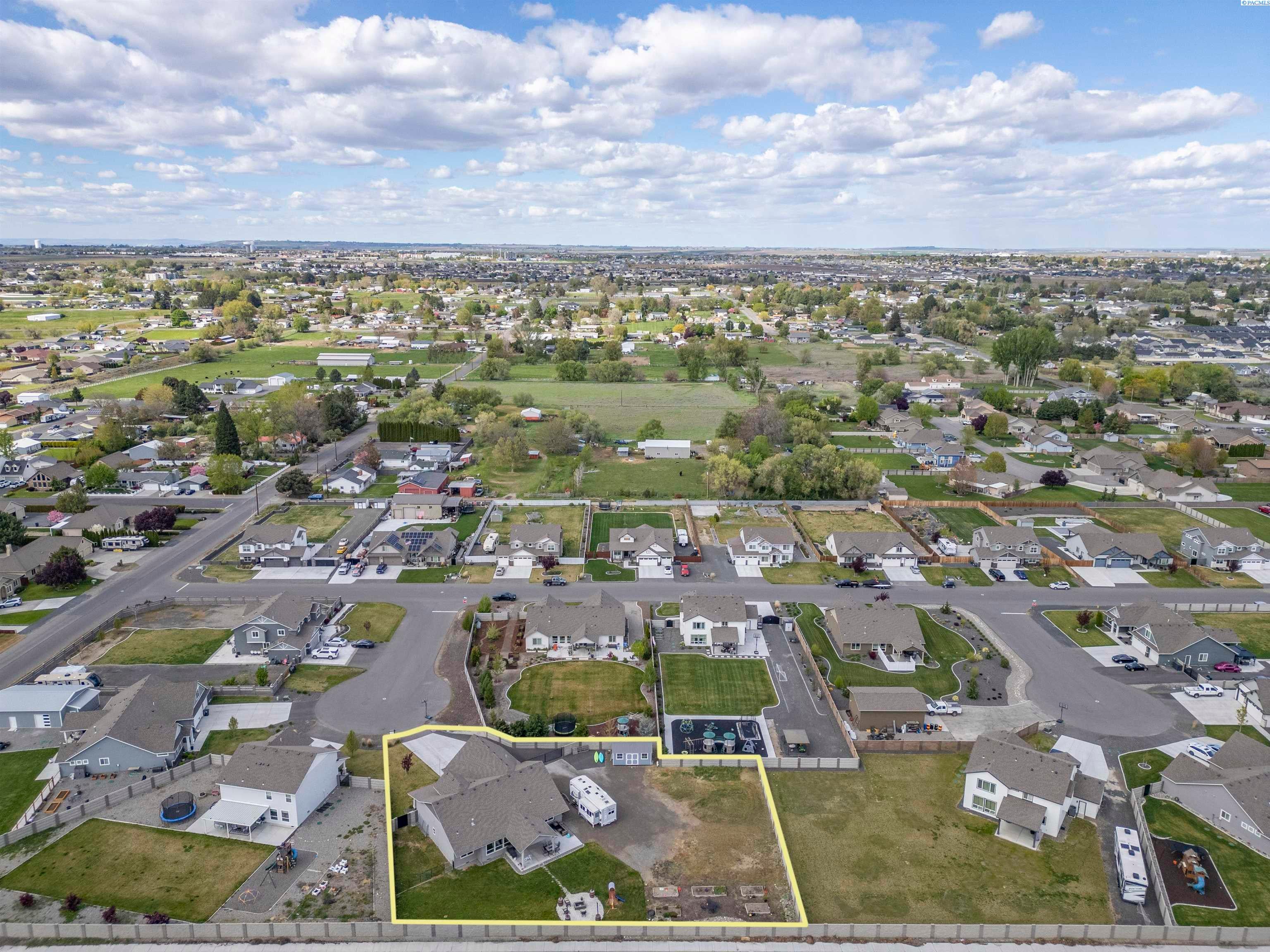 Pasco, Washington, 99301, United States, 4 Bedrooms Bedrooms, ,2 BathroomsBathrooms,Residential,For Sale,2036931