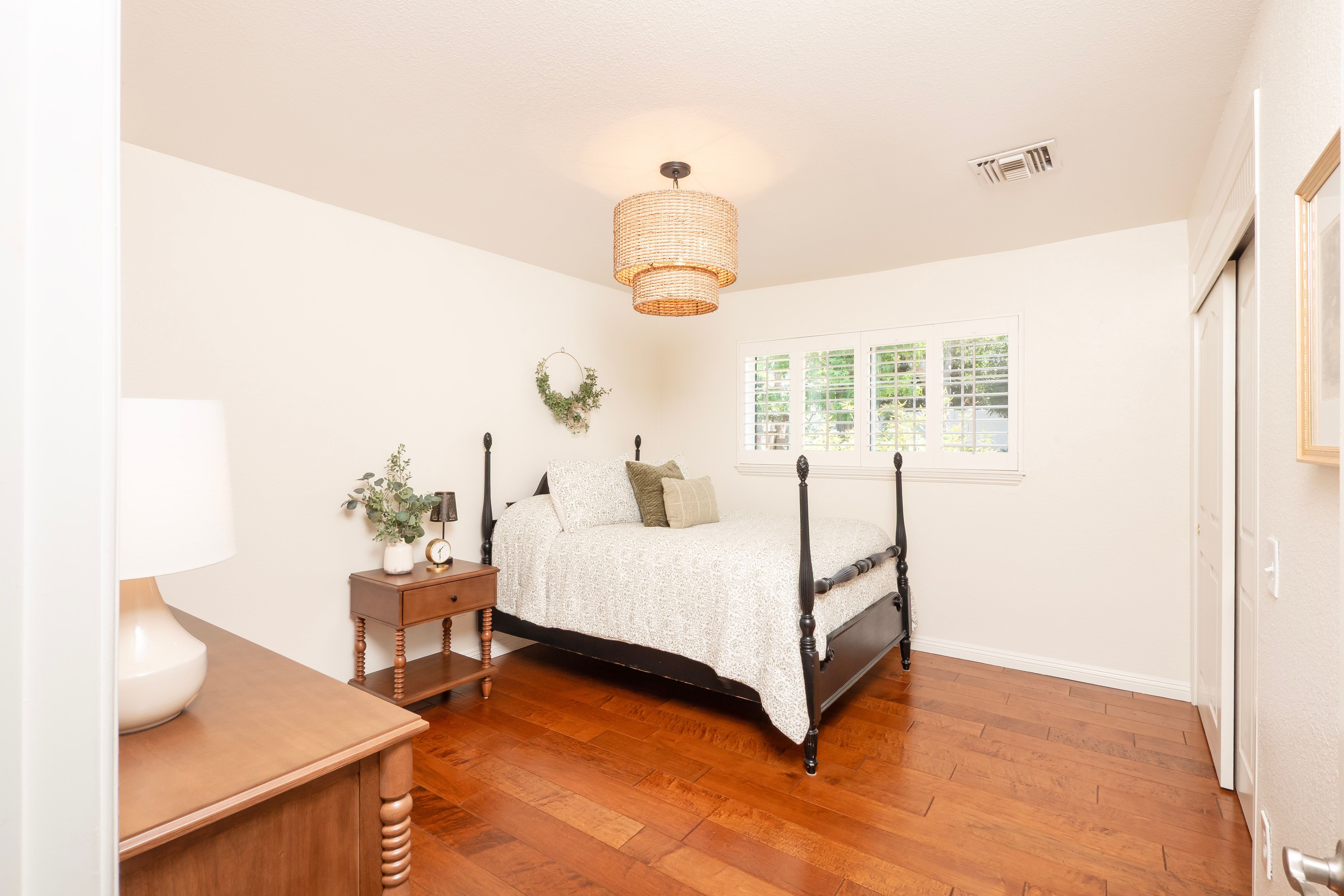  2372 Shadow Hill Drive, Riverside, CA 92506 - 物件實景